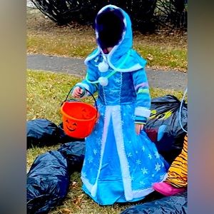 Frozen Elsa Halloween costume 5/6